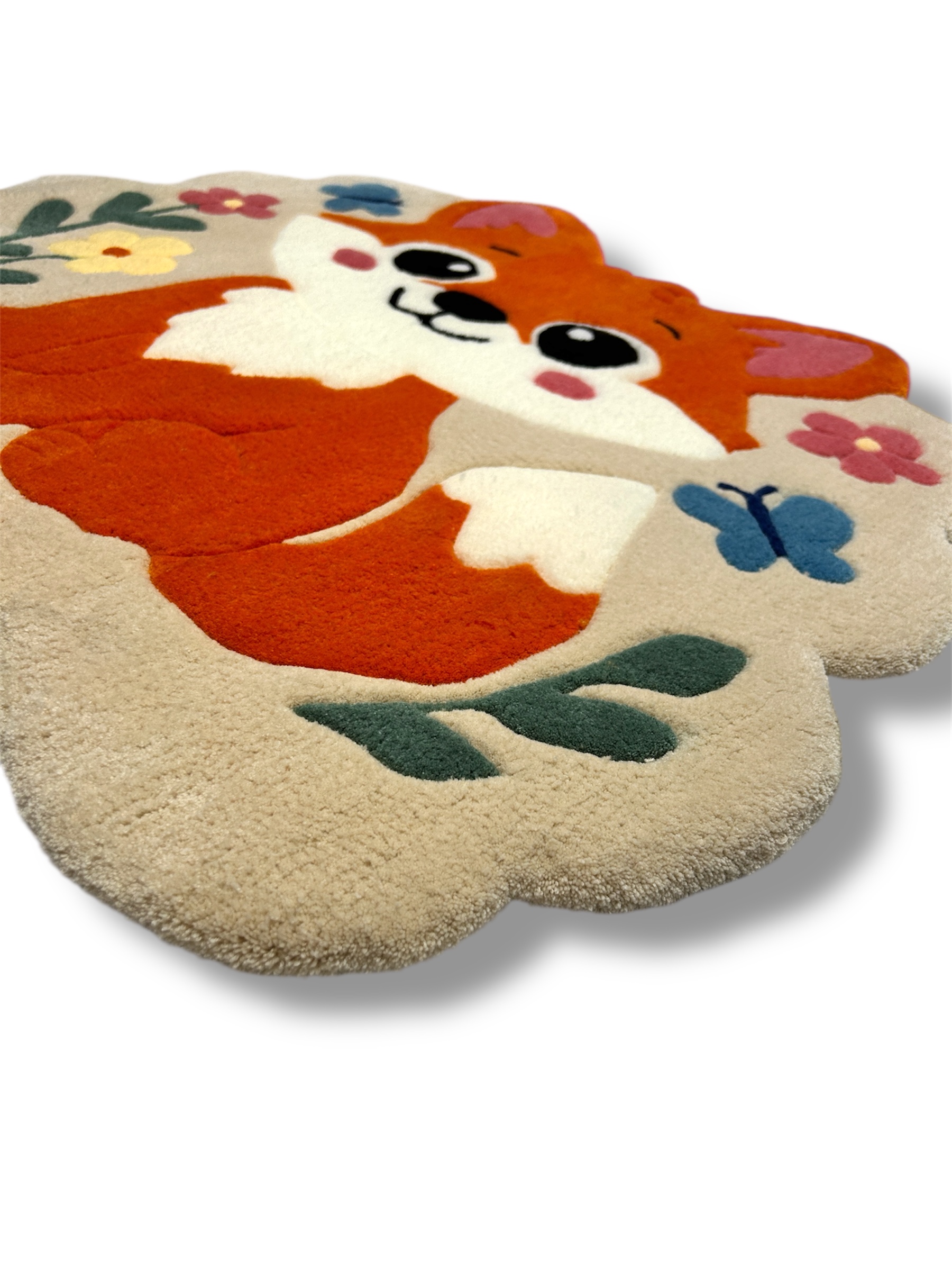 Side angle of tufted fox kids rug highlighting plush texture and carved 3D details.